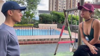 Juliana Palvin Le Doy La Mejor Bienvenida a Mi Nueva Vecina