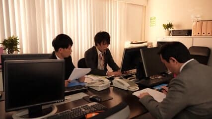 「ウチになら泊まっていいわよ」終電なくなりデキる美人社長の自宅に…無防備Jカップ部屋着のギャップに興奮した僕はSEX交渉ゴリ押しで朝までハメ続けた。 凪ひかる