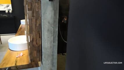 Kriss Kiss Naughty Vacation