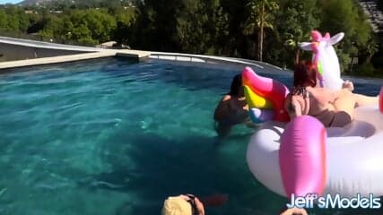 Crystal Blue, Saucy, Bianca Blows, Busty Bexx, Luna Love - Plumper Pool Party (1380)