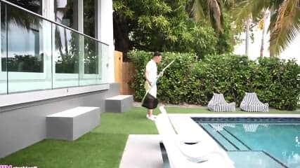Horny Sexy Big Ass Big Tits Wives Seduce You