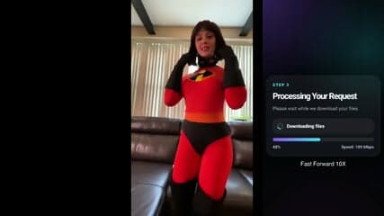 She's A Real Life Elastic Girl